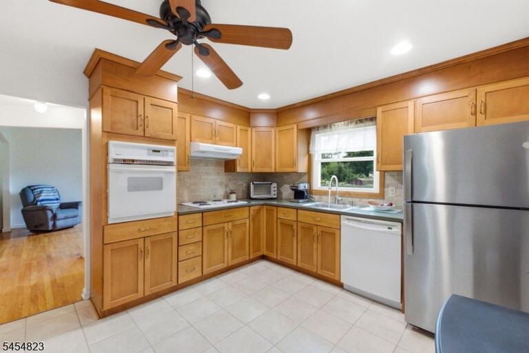 Property listing MLS 4048488 photo 14