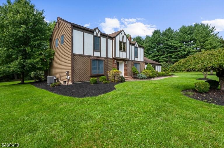 Property listing MLS 4048491 photo 2