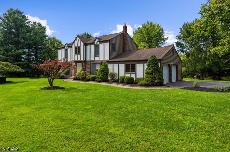 Property listing MLS 4048491 photo 3