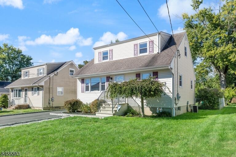 Property listing MLS 4048512 photo 2