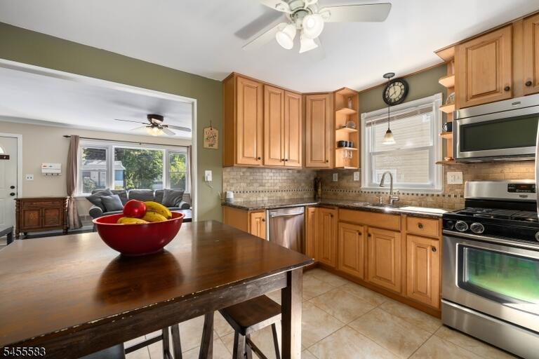 Property listing MLS 4048512 photo 9