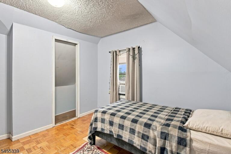 Property listing MLS 4048517 photo 17
