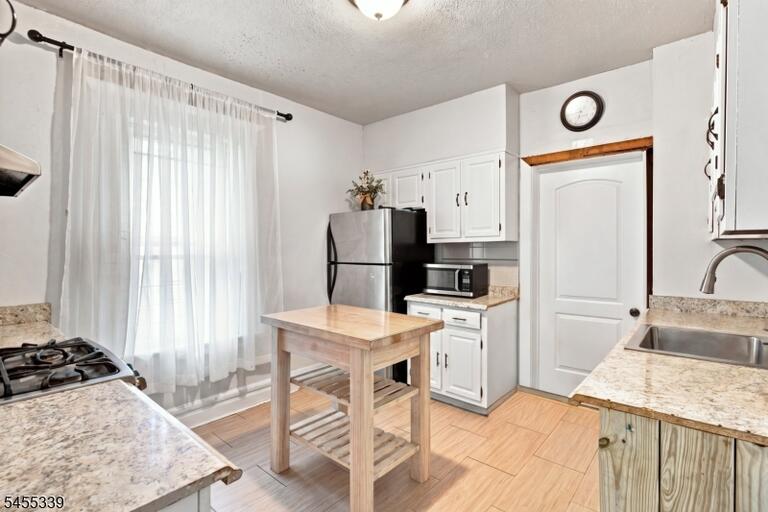 Property listing MLS 4048517 photo 9