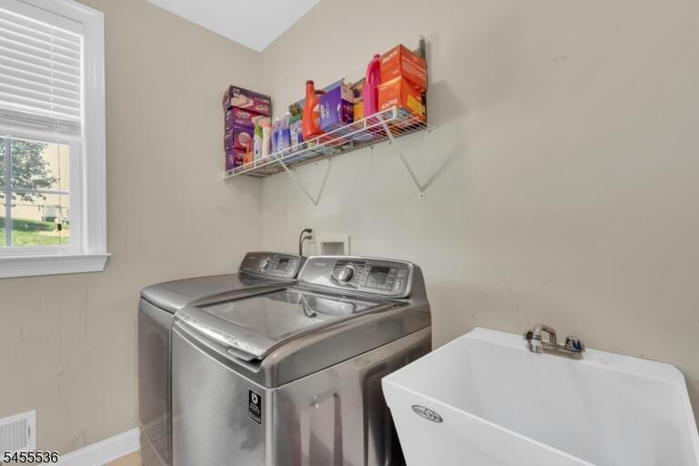 Property listing MLS 4048534 photo 13