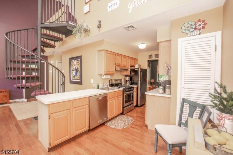 Property listing MLS 4048540 photo 12