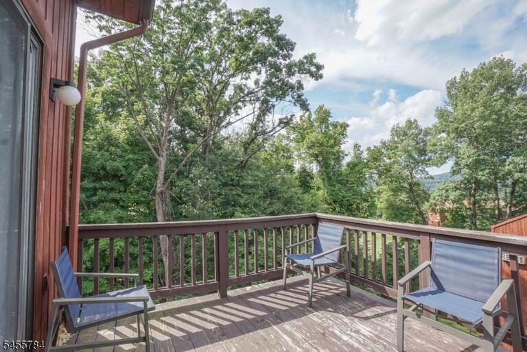 Property listing MLS 4048540 photo 16