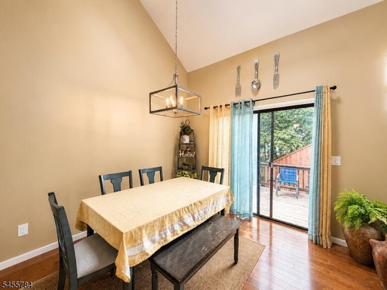 Property listing MLS 4048540 photo 3