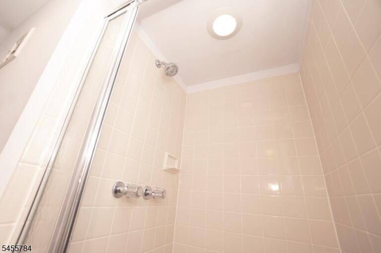 Property listing MLS 4048540 photo 8