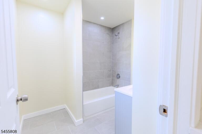 Property listing MLS 4048546 photo 35