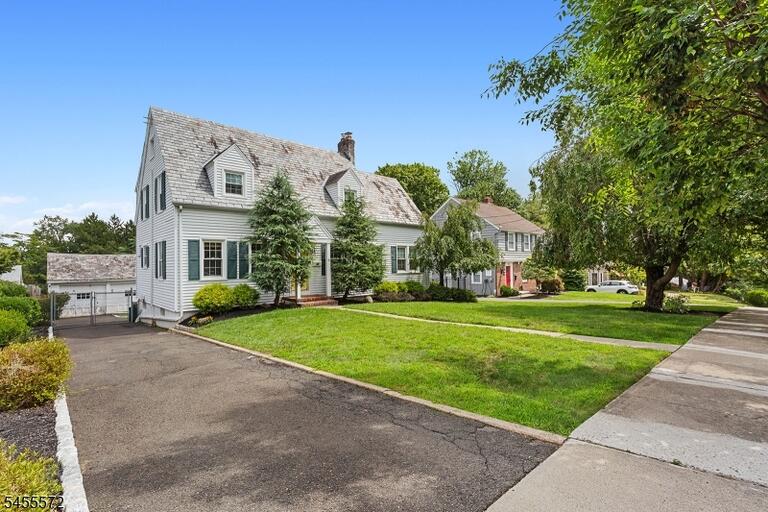 Property listing MLS 4048550 photo 2