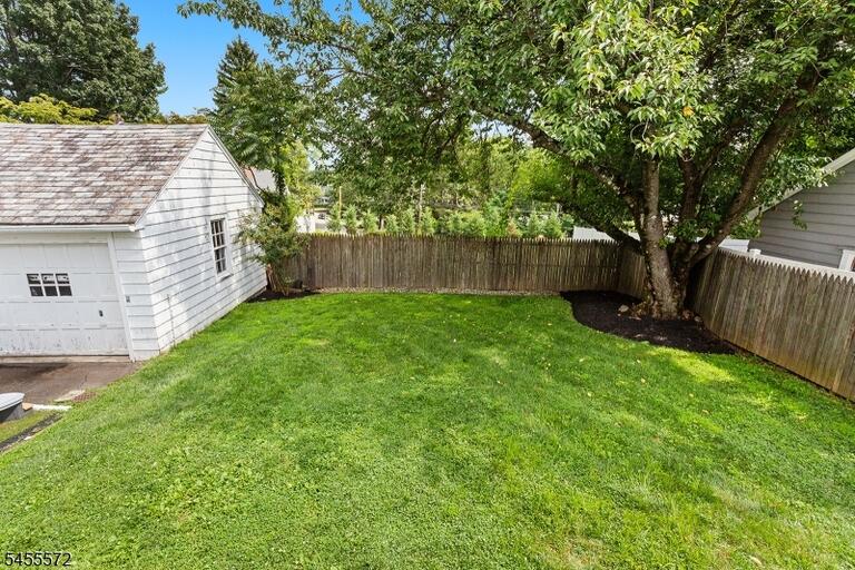 Property listing MLS 4048550 photo 35
