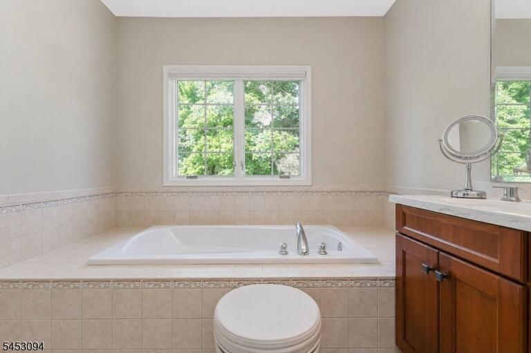 Property listing MLS 4048552 photo 26
