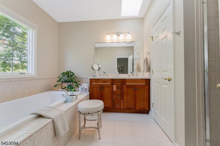 Property listing MLS 4048552 photo 27