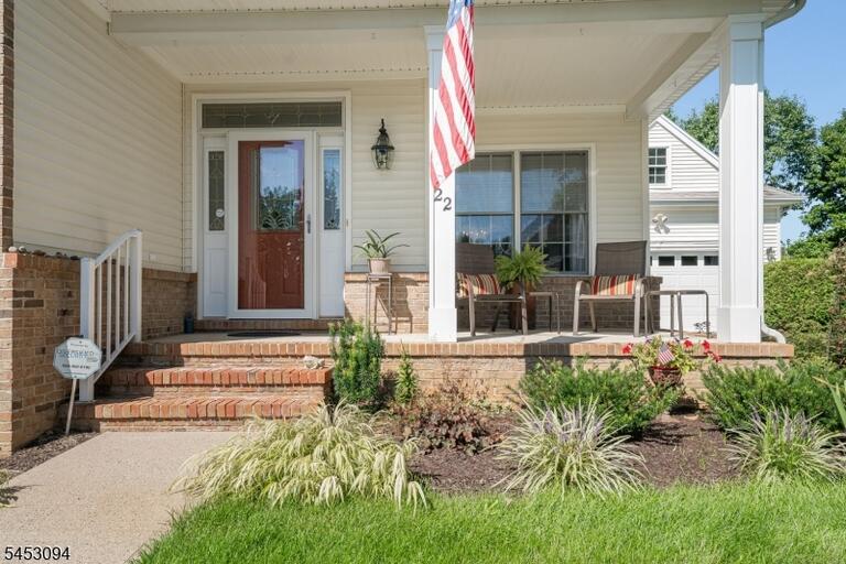 Property listing MLS 4048552 photo 4