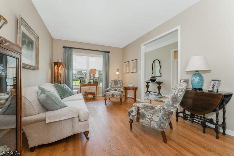 Property listing MLS 4048552 photo 8