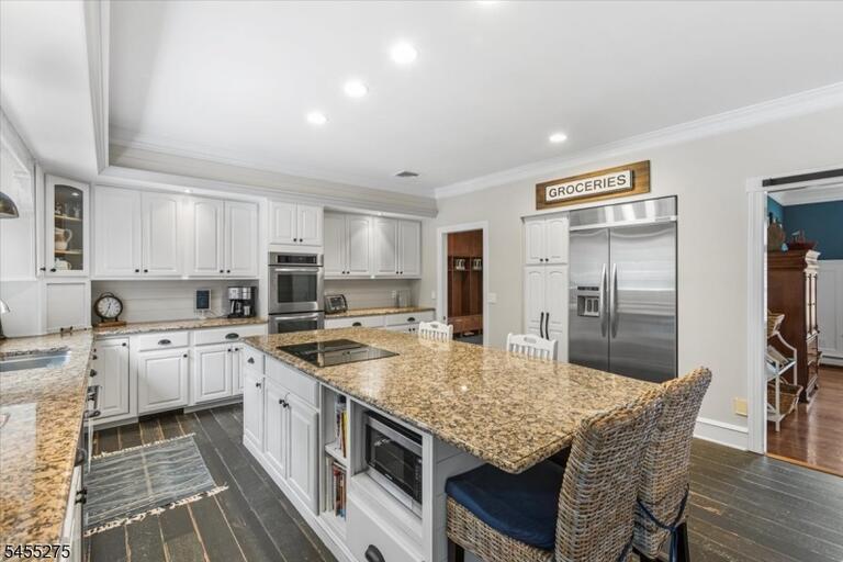 Property listing MLS 4048561 photo 14