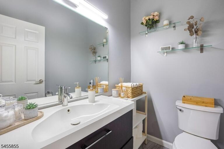 Property listing MLS 4048580 photo 17