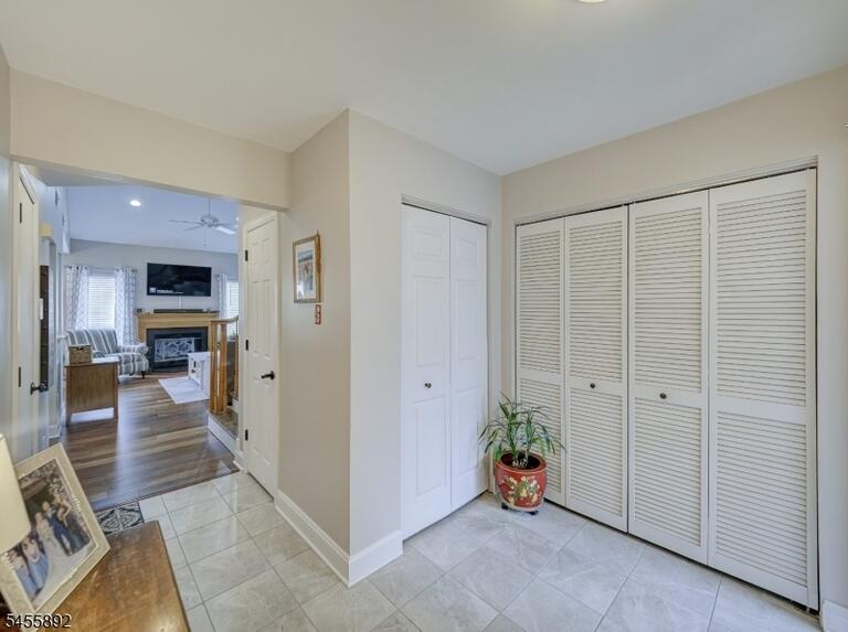 Property listing MLS 4048593 photo 2