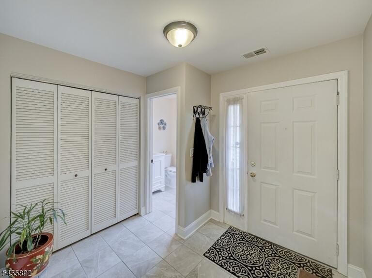 Property listing MLS 4048593 photo 3