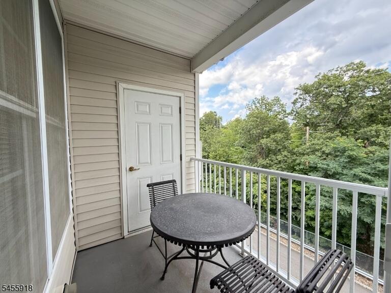 Property listing MLS 4048601 photo 11