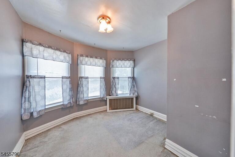 Property listing MLS 4048607 photo 31