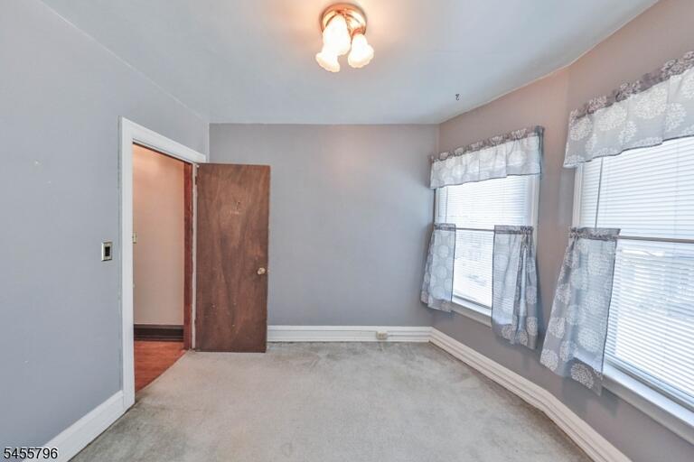 Property listing MLS 4048607 photo 32