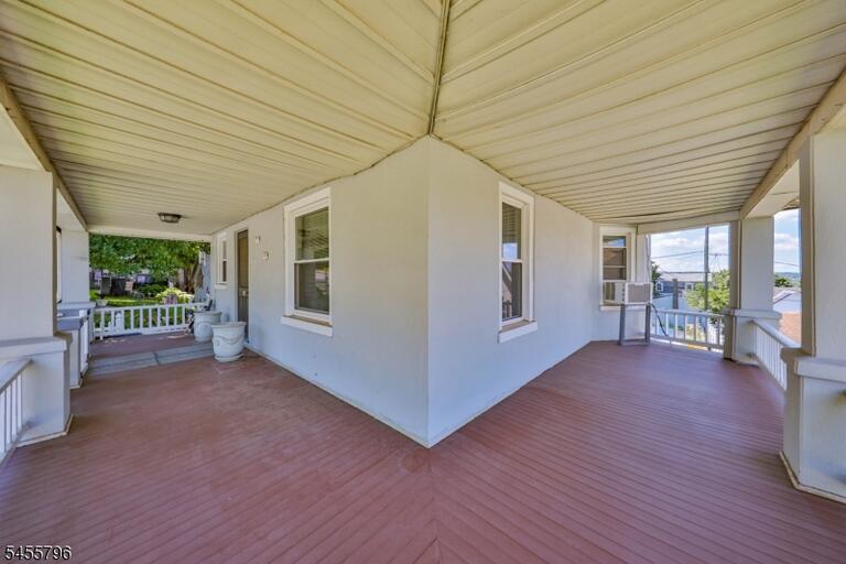 Property listing MLS 4048607 photo 7