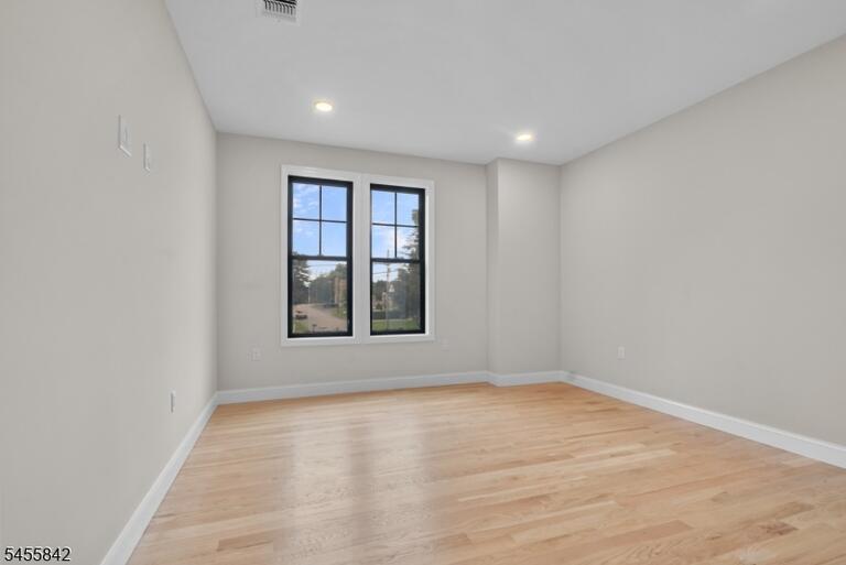 Property listing MLS 4048609 photo 15