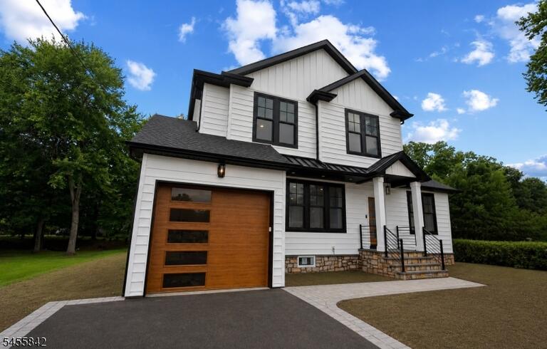 Property listing MLS 4048609 photo 2