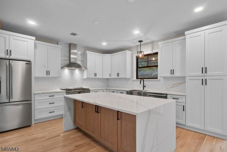 Property listing MLS 4048609 photo 7