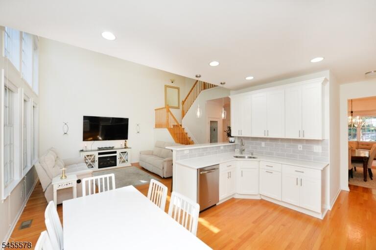 Property listing MLS 4048617 photo 12