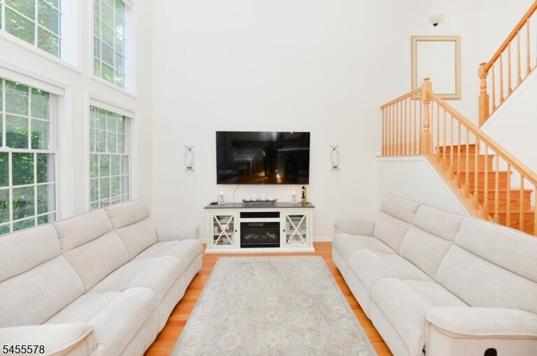 Property listing MLS 4048617 photo 14