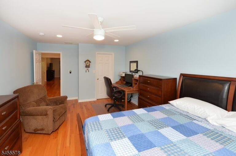 Property listing MLS 4048617 photo 22