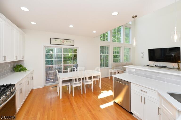 Property listing MLS 4048617 photo 8