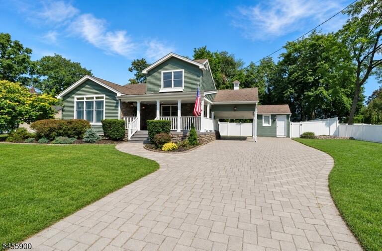Property listing MLS 4048618 photo 2