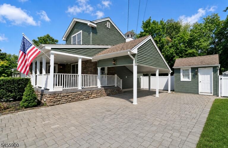 Property listing MLS 4048618 photo 3