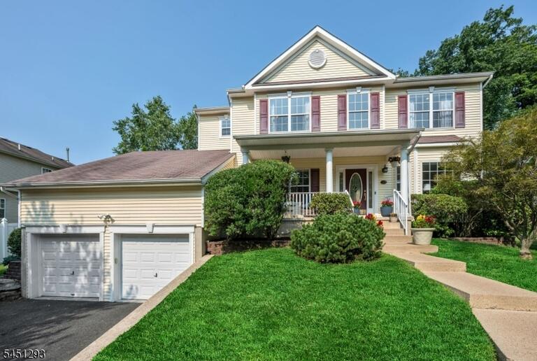 Property listing MLS 4048626 photo 1