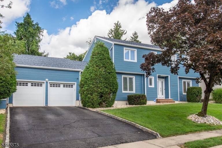 Property listing MLS 4048627 photo 2