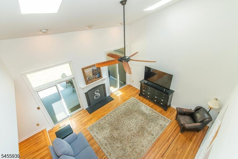 Property listing MLS 4048630 photo 14