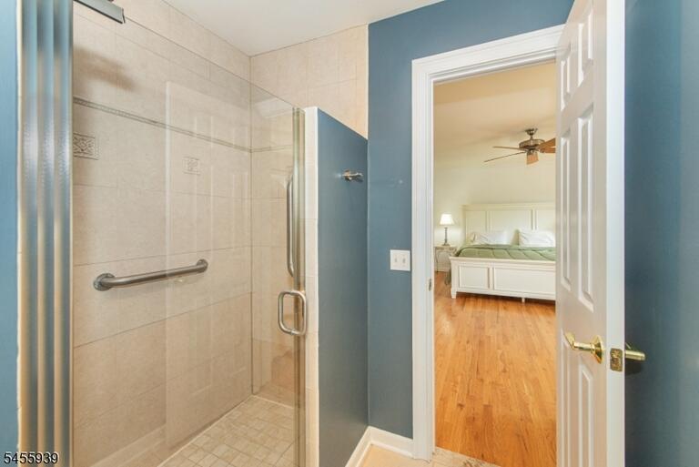 Property listing MLS 4048630 photo 23