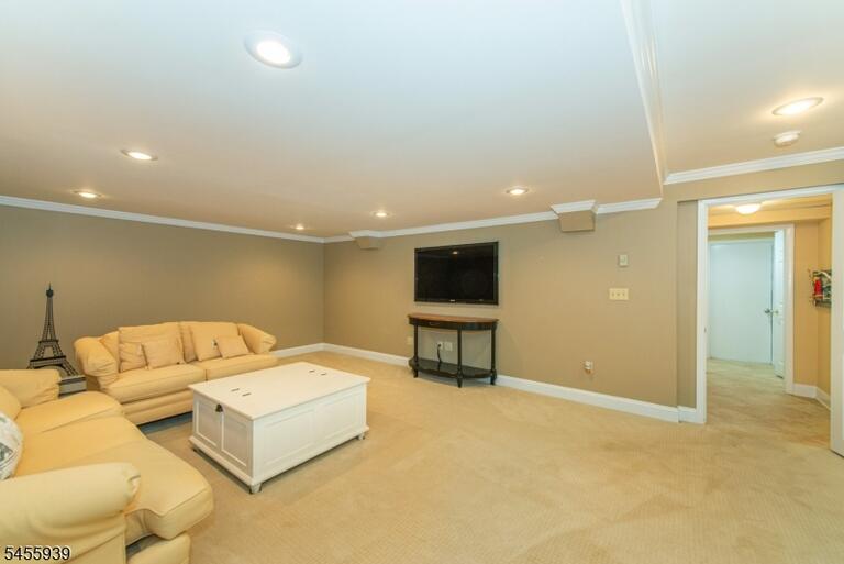 Property listing MLS 4048630 photo 33