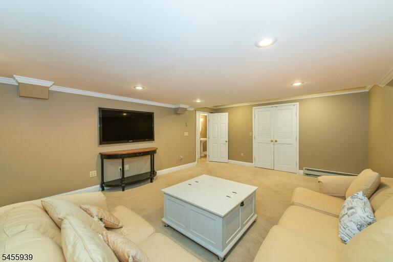 Property listing MLS 4048630 photo 34