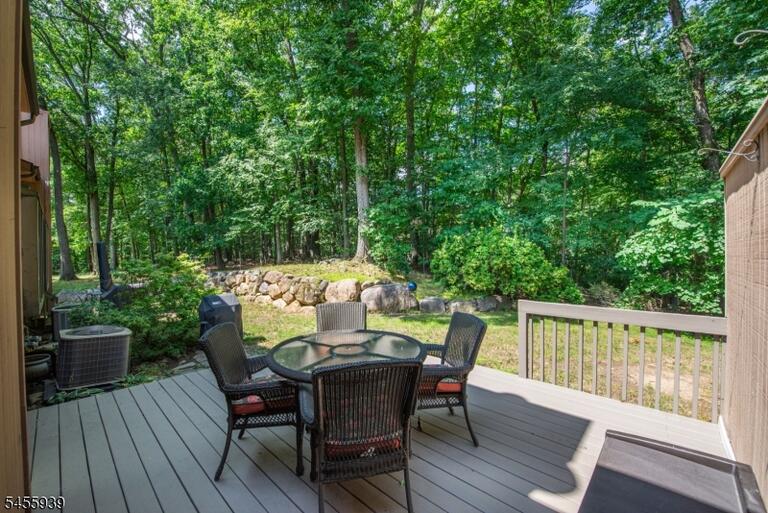 Property listing MLS 4048630 photo 37