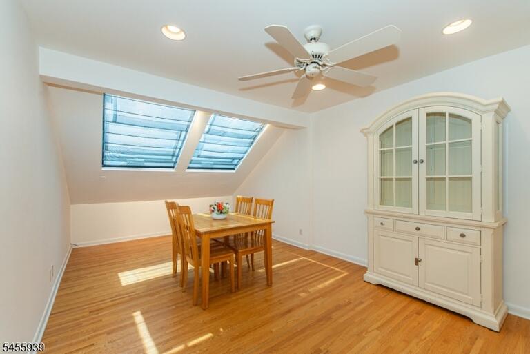 Property listing MLS 4048630 photo 4