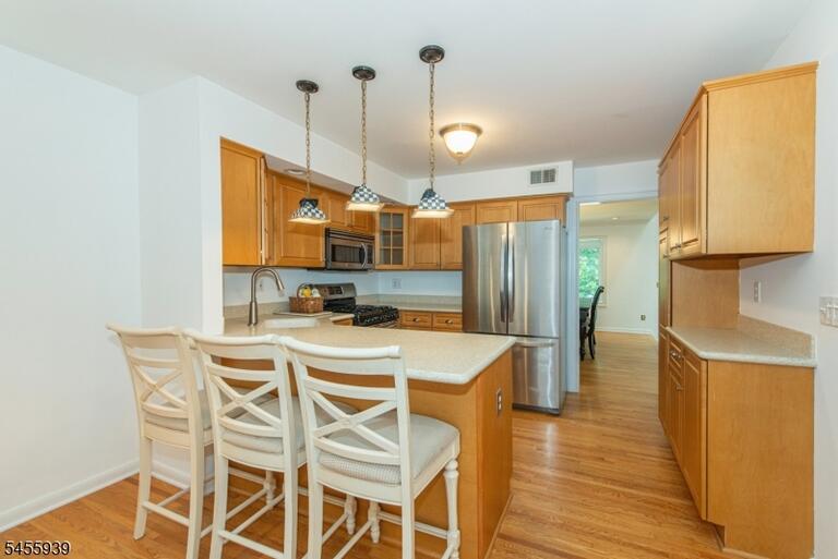 Property listing MLS 4048630 photo 5