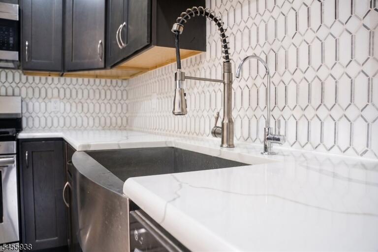 Property listing MLS 4048633 photo 8