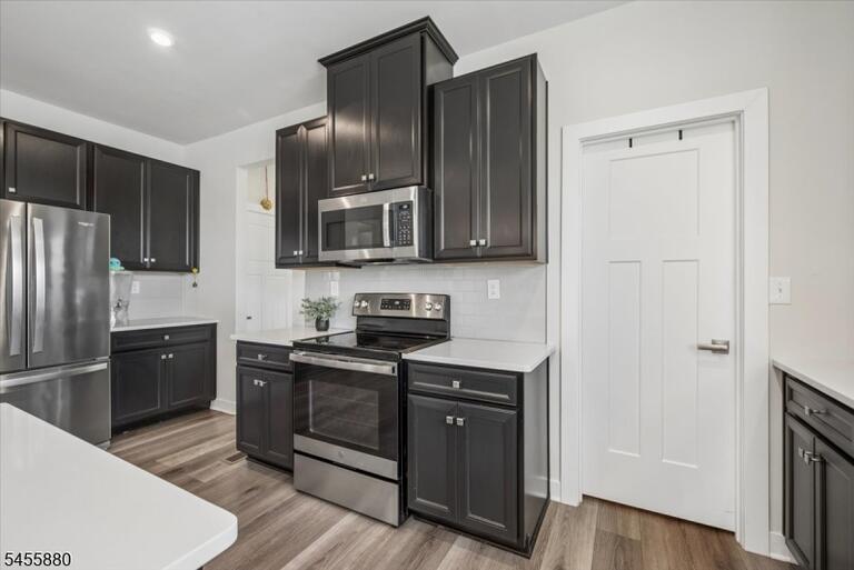 Property listing MLS 4048636 photo 12