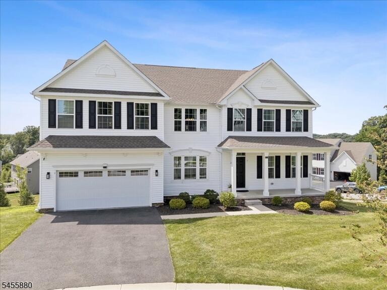 Property listing MLS 4048636 photo 2
