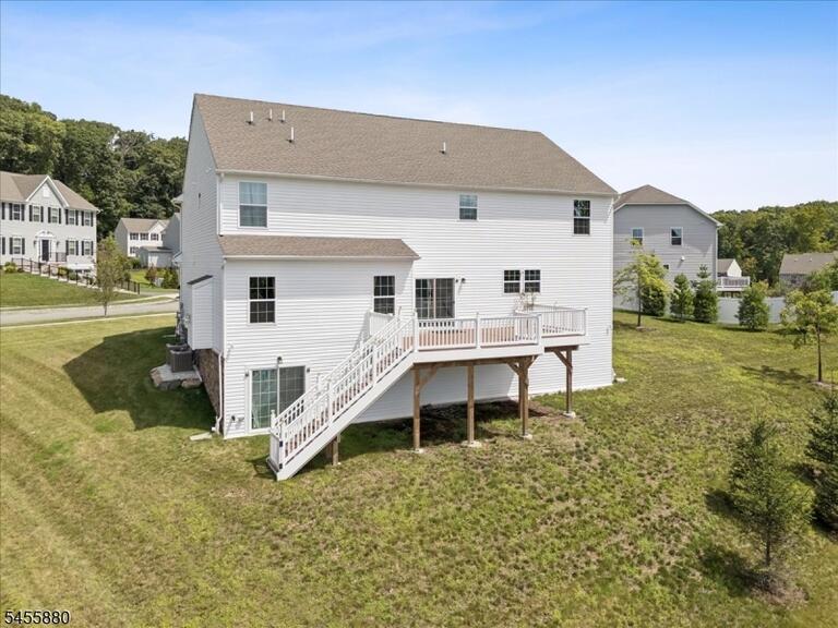 Property listing MLS 4048636 photo 31