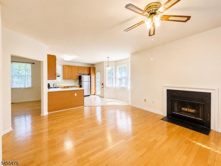Property listing MLS 4048645 photo 4